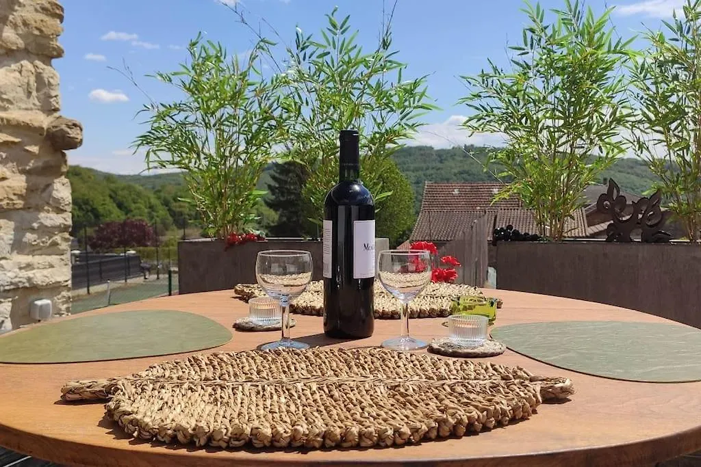 Holiday home Jacuzzi Au Lemon Tree Et Charme Des Pierres Dorees Panossas